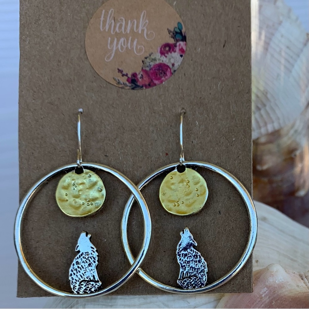 Wolf Earrings Howling At The Moon NWT Drop Earrings Silver Tone Gold Tone Moon